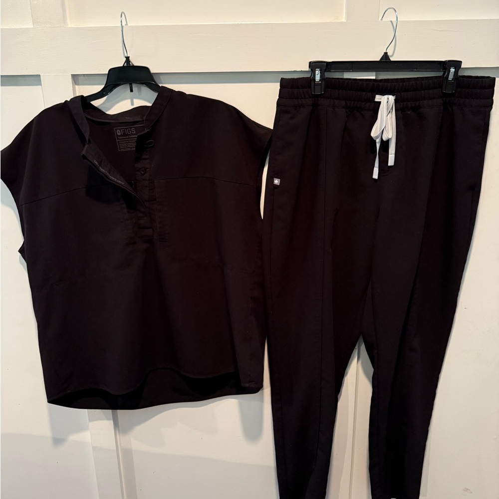 Figs Discontinued Styles Black Scrub Set